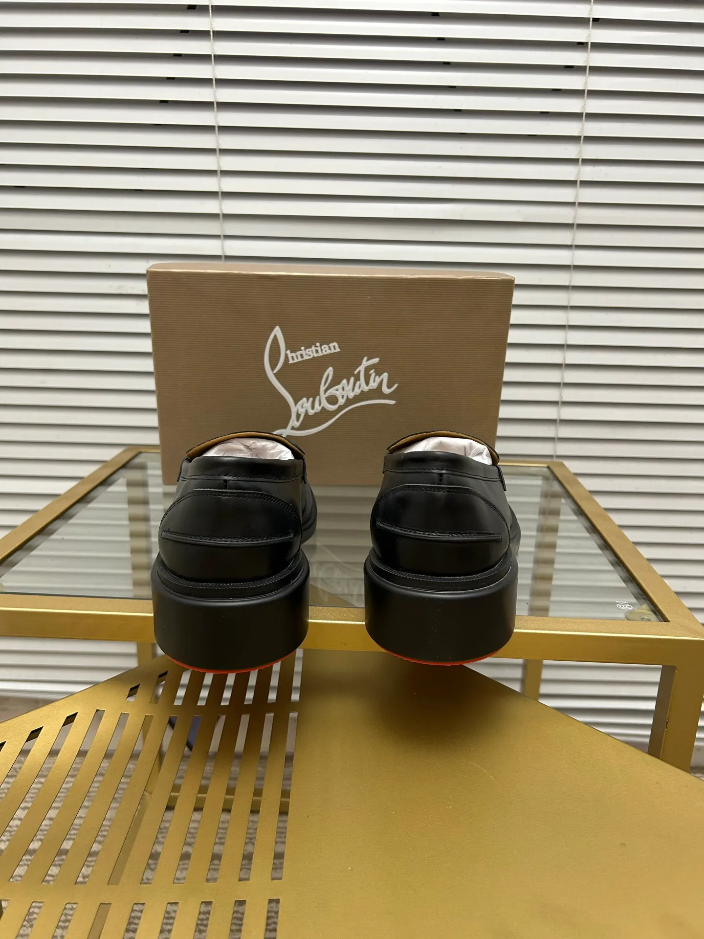 (Customized model) Ex-factory price is 860. christian louboutin (CL red sole shoes) counter series, casual sneakers for couples 📢 📢 📢 Exclusive hot style release 🎈🎈💪 Movable latex feet 👻 Finished outsole line [Proud] 😝Female 35-40# Male 38#-46, global supply😝 [Top version]: Original imported genuine leather upper, top original leather lining, original molded TPU outsole, original 1:1 detail processing, original shoe last,
